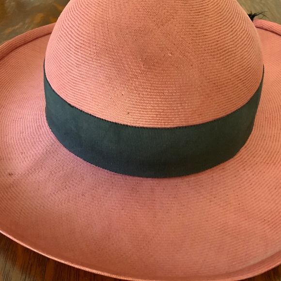 VINTAGE AUTHENTIC CHANEL PINK SALMON BRIMMED BLACK RIBBON BOW HAT - Picture 4 of 11